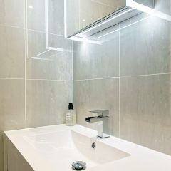 Sapphire Mirror Polished Porcelain Tiles - 600x295mm_bathroom 