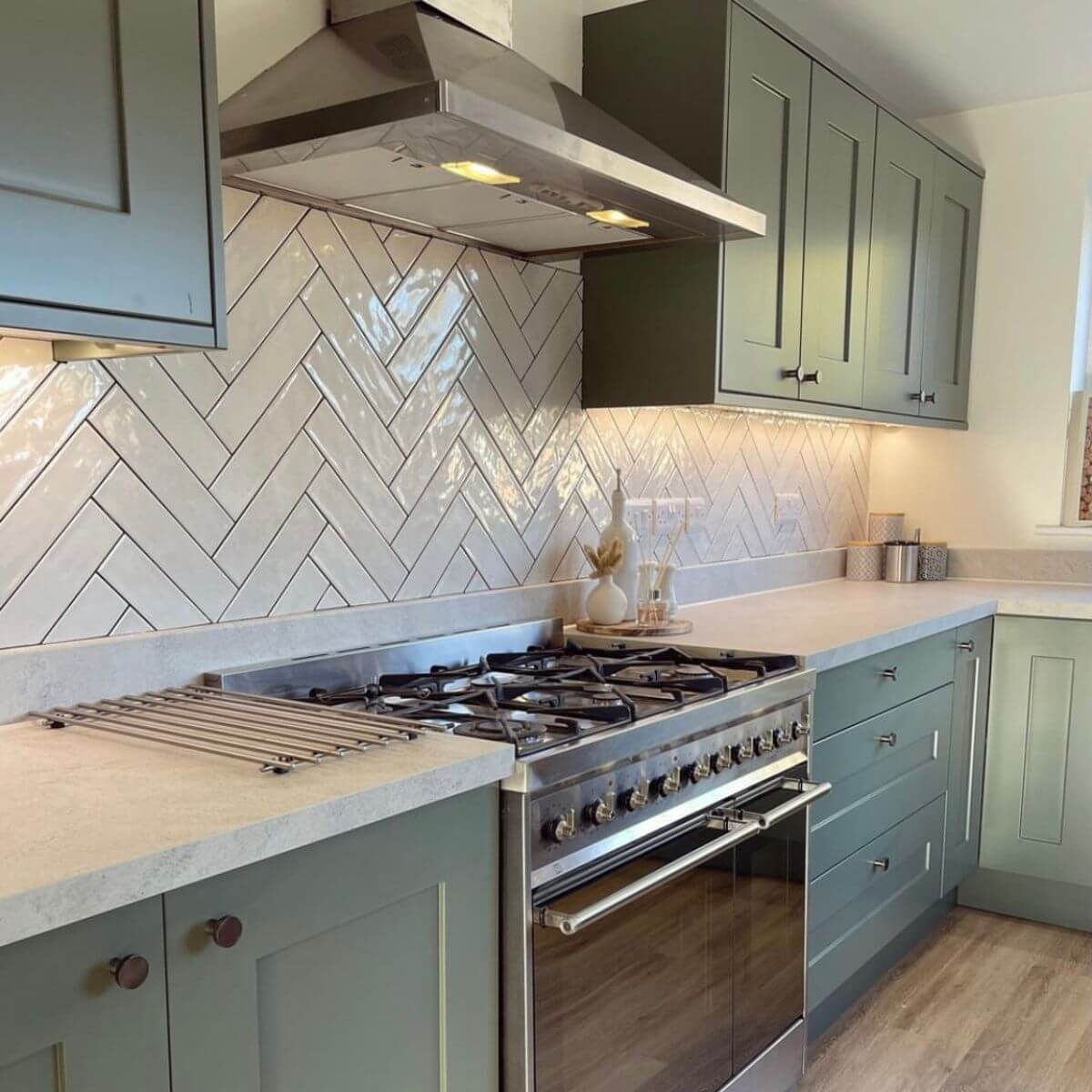 Kitchen brick effect splash back in a herringbone pattern